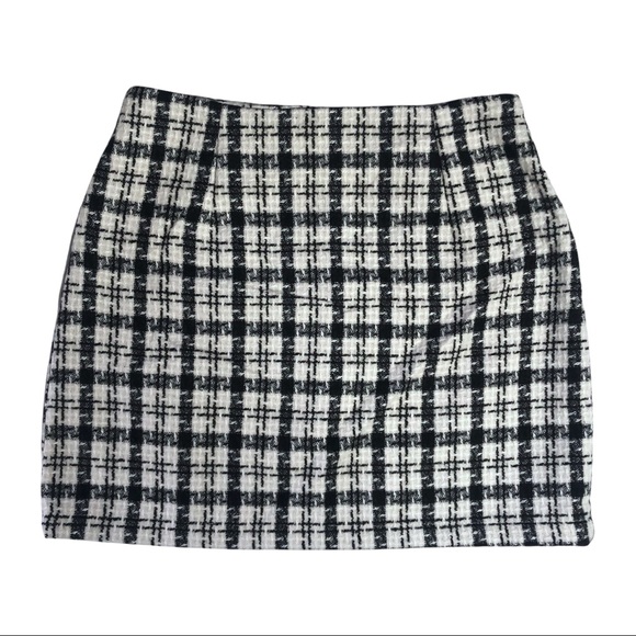 Plaid Tweed A-Line Mini Skirt in Black and White - Picture 4 of 7